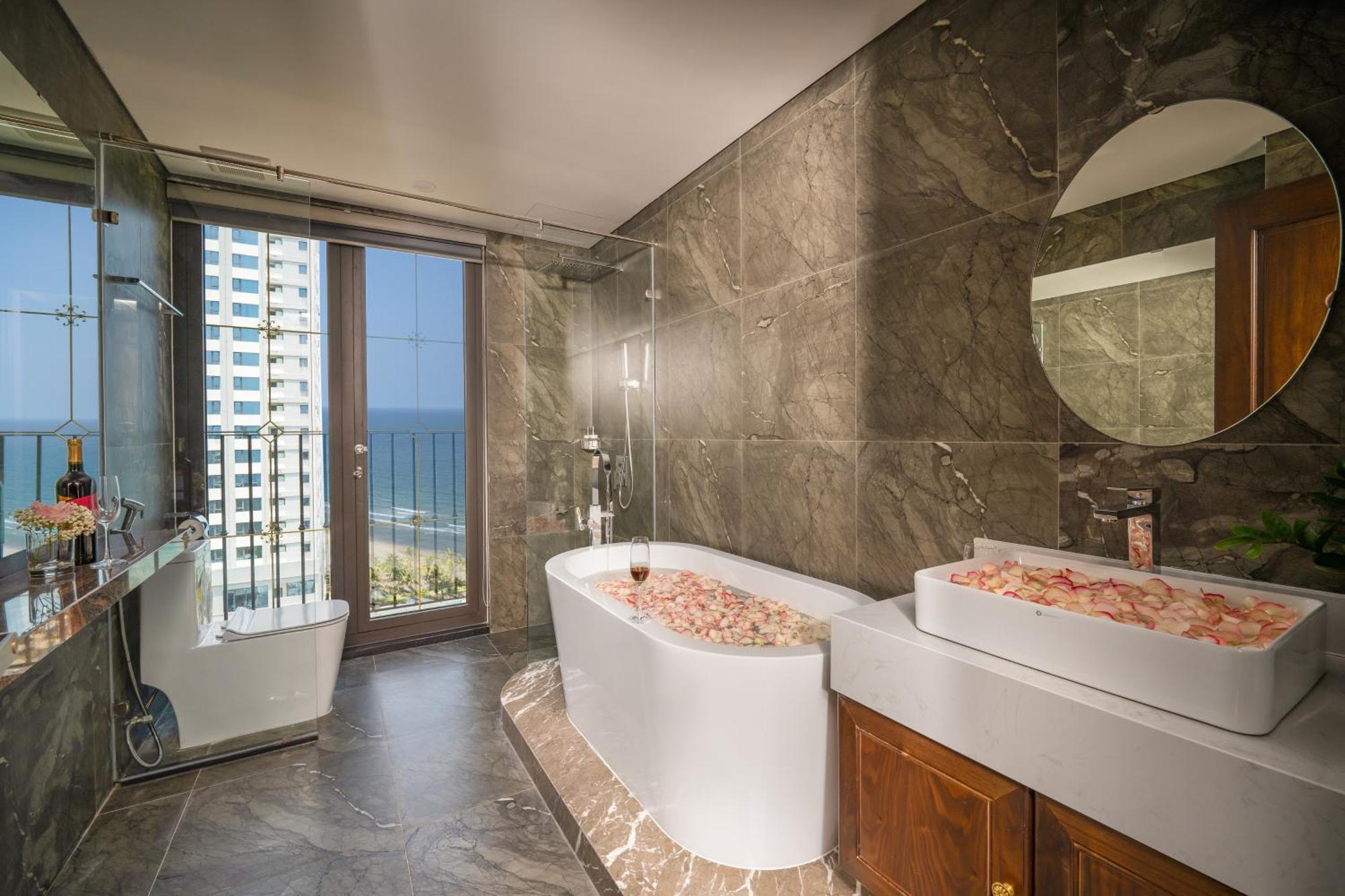 Golden Lotus Luxury Hotel Danang - Complimentary Daily Afternoon Tea Exteriör bild